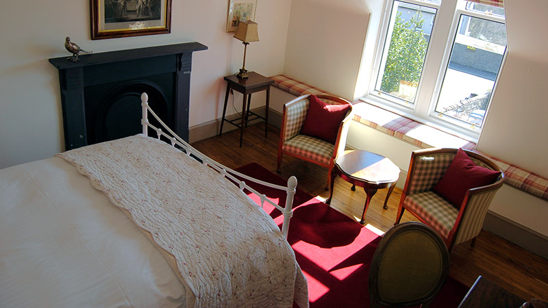 Room 4 - Tub chairs and coffee table